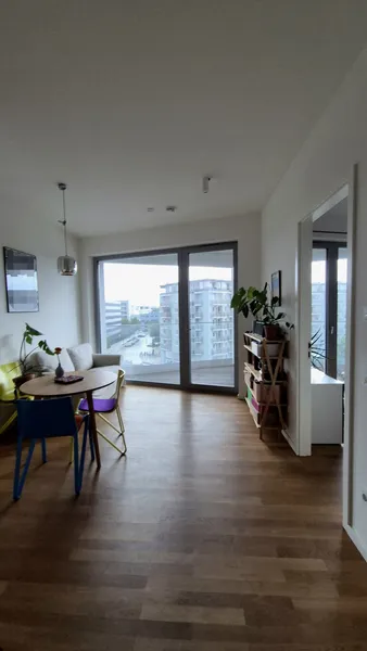 Zentrale 2-Zimmer-Wohnung am Kanal — photo 1